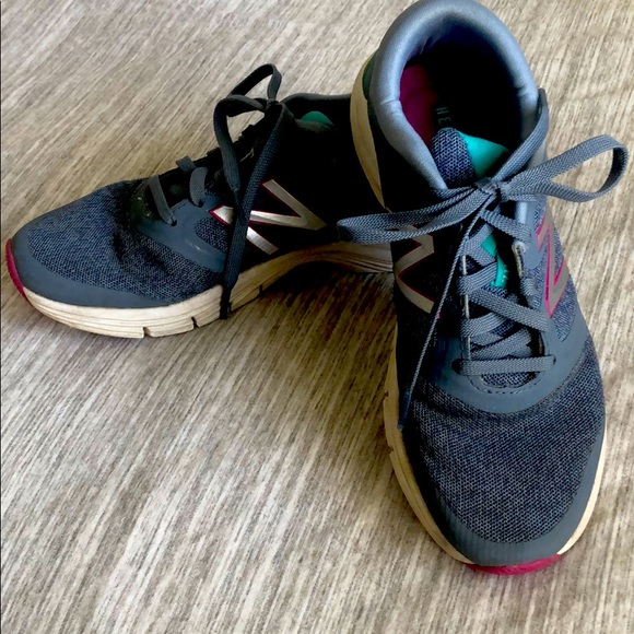 New Balance 711 sneakers - Picture 2 of 9